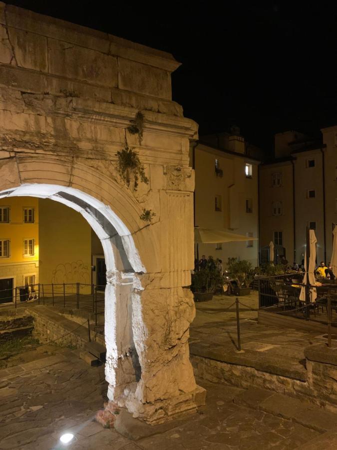 Appartamento Trieste San Giusto Exterior photo